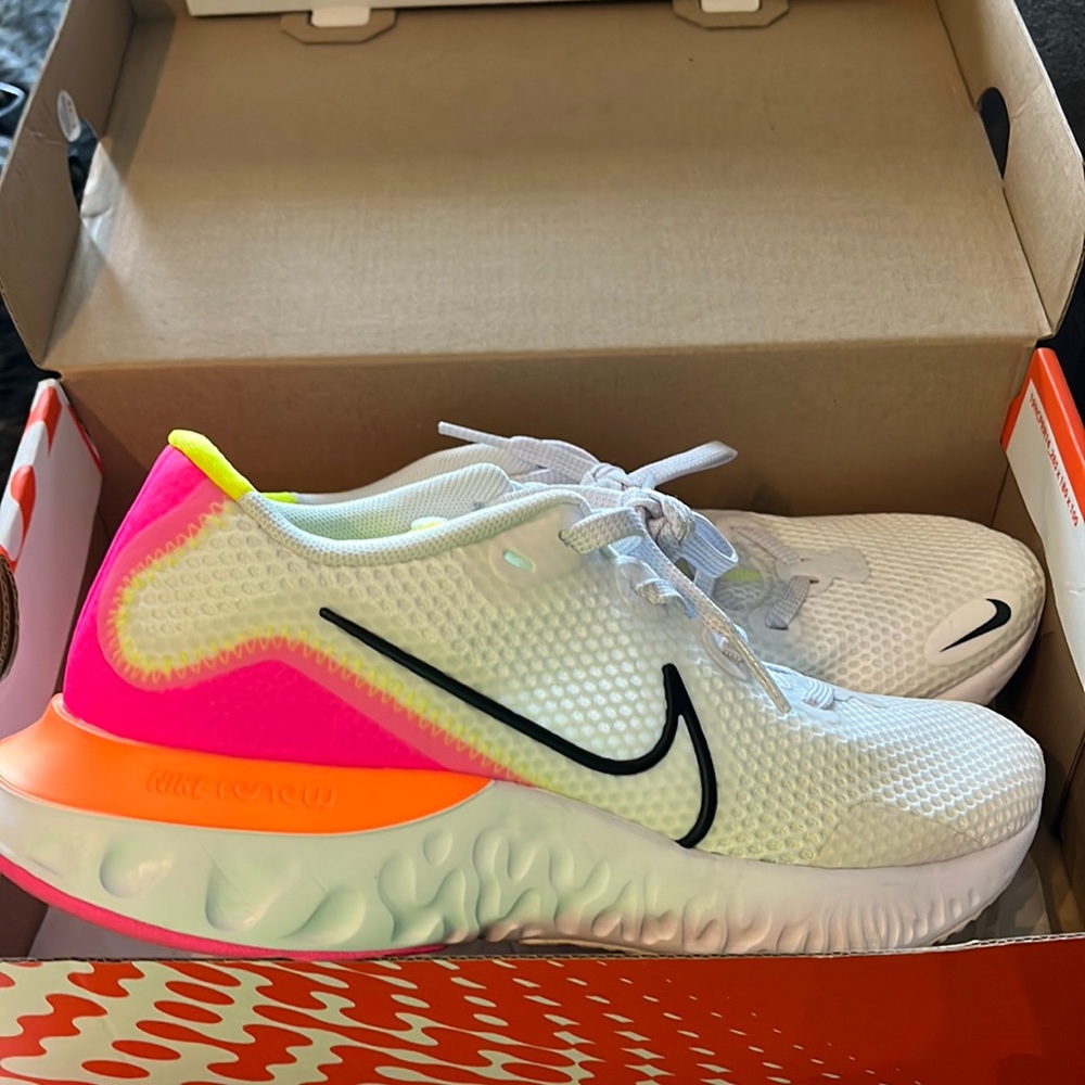 Nike Renew Size 5.5
